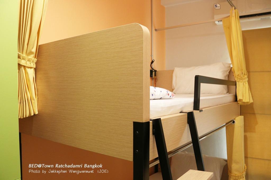 Bed@Town Hostel Bangkok Buitenkant foto