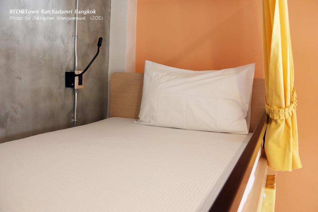 Bed@Town Hostel Bangkok Buitenkant foto