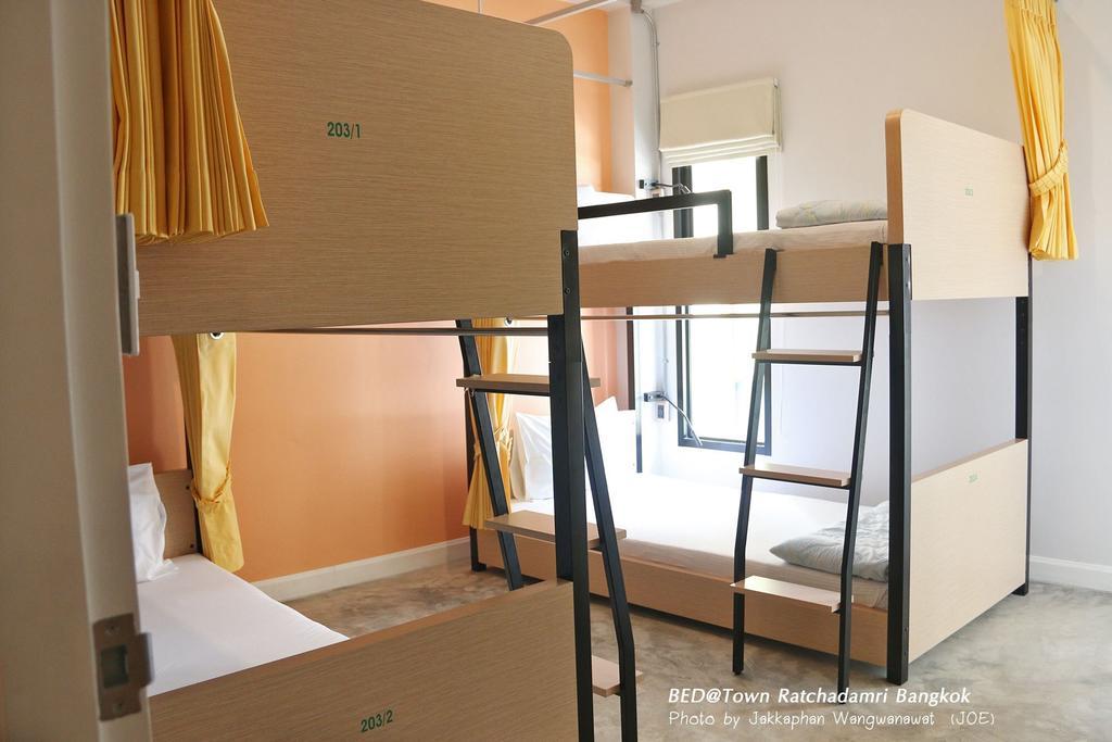 Bed@Town Hostel Bangkok Buitenkant foto